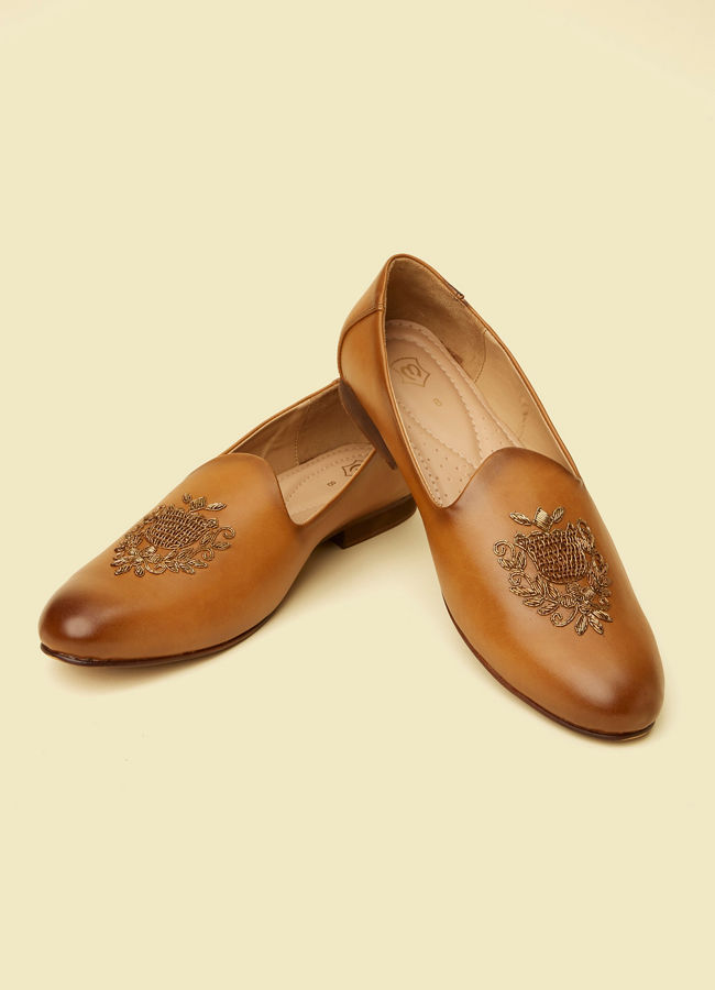 alt message - Manyavar Men Dark Brown Loafer Style Shoes image number 0